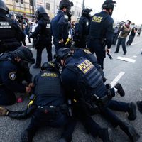 Arrestan a más de 70 personas durante la manifestación “No Kings” en Los Ángeles