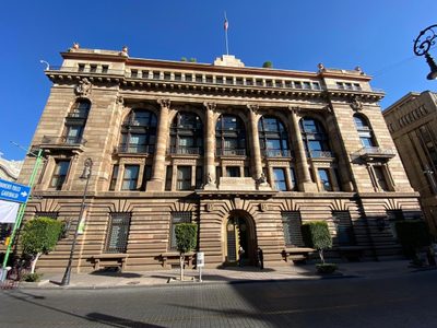 Banxico sube tasa de interés a 10%, nuevo máximo histórico
