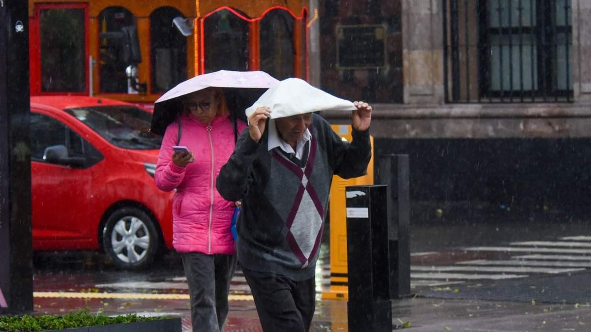 Se prevé cielo medio nublado a nublado con lluvias e intervalos de chubascos en el Estado de México