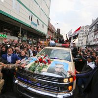 Al grito de "Muerte a América" comenzó el funeral de Soleimani que durará 3 días