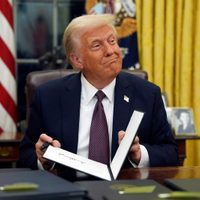 Trump entrega datos personales de inmigrantes inscritos en el Medicaid a autoridades de deportación