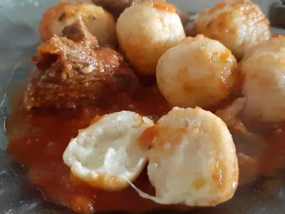 Con 1 huevo y 1 kg de papa: anotá esta tremenda receta de ñoquis rellenos para el almuerzo