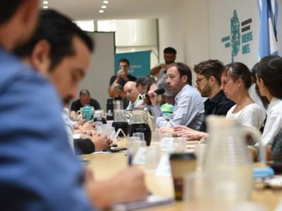 Paritaria bonaerense: Provincia ofrece aumento del 9% en cuotas y busca cerrar el acuerdo con docentes y estatales