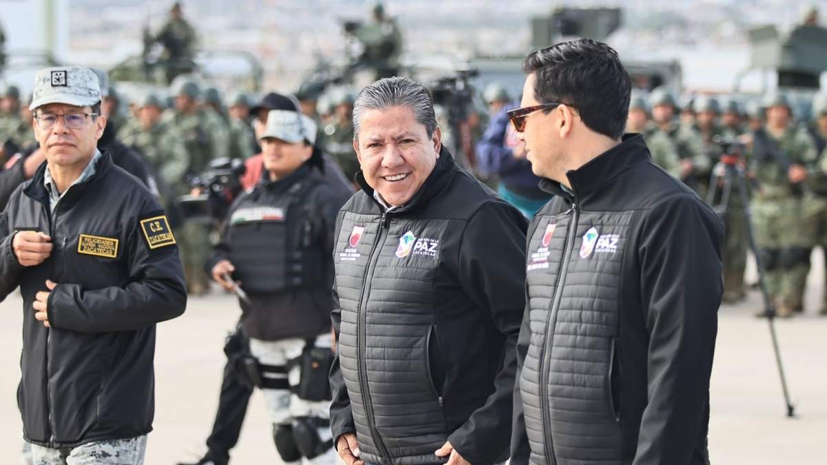 David Monreal acudió este sábado al 97 Batallón de Infantería a Zacatecas