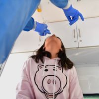 Desarrollan en EU prueba rápida de covid-19 que puede identificarse desde un dispositivo portátil