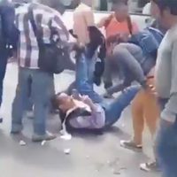 Agreden a dos funcionarios del IEEPCO por 'validar” elección en San Martín Peras, Oaxaca (Video)