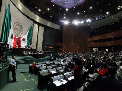 Diputados aprueban reforma para que la UIF pueda congelar cuentas