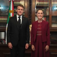Claudia Sheinbaum y Emmanuel Macron se reúnen en privado en Palacio Nacional