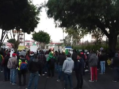 Sindicalizados bloquean por 10 horas las principales avenidas de Ecatepec y causan caos
