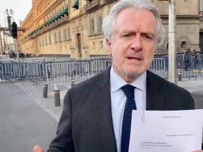 Creel entrega carta a AMLO para pedirle diálogo; "es una convocatoria de buena fe"