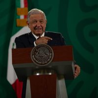 Nuevo libro de AMLO "A mitad del camino" dedica un capítulo a opositores; "no se van a aburrir"