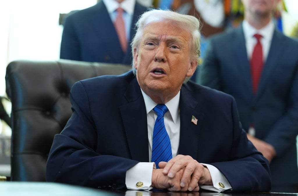 El presidente estadounidense Donald Trump habla durante un evento en la Oficina Oval de la Casa Blanca, el viernes 30 de enero de 2026, en Washington