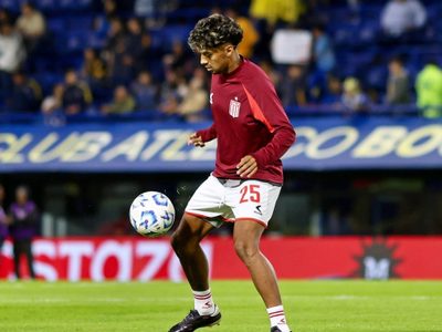 El hostil recibimiento que recibió Cristian Medina en su regreso a La Bombonera