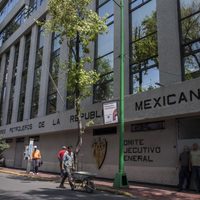 Petroleros disidentes reclaman por toma de nota a Limón Hernández al frente del STPRM