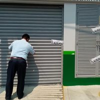 Clausuran oficinas de Banco Azteca en Jalpa de Méndez, Tabasco