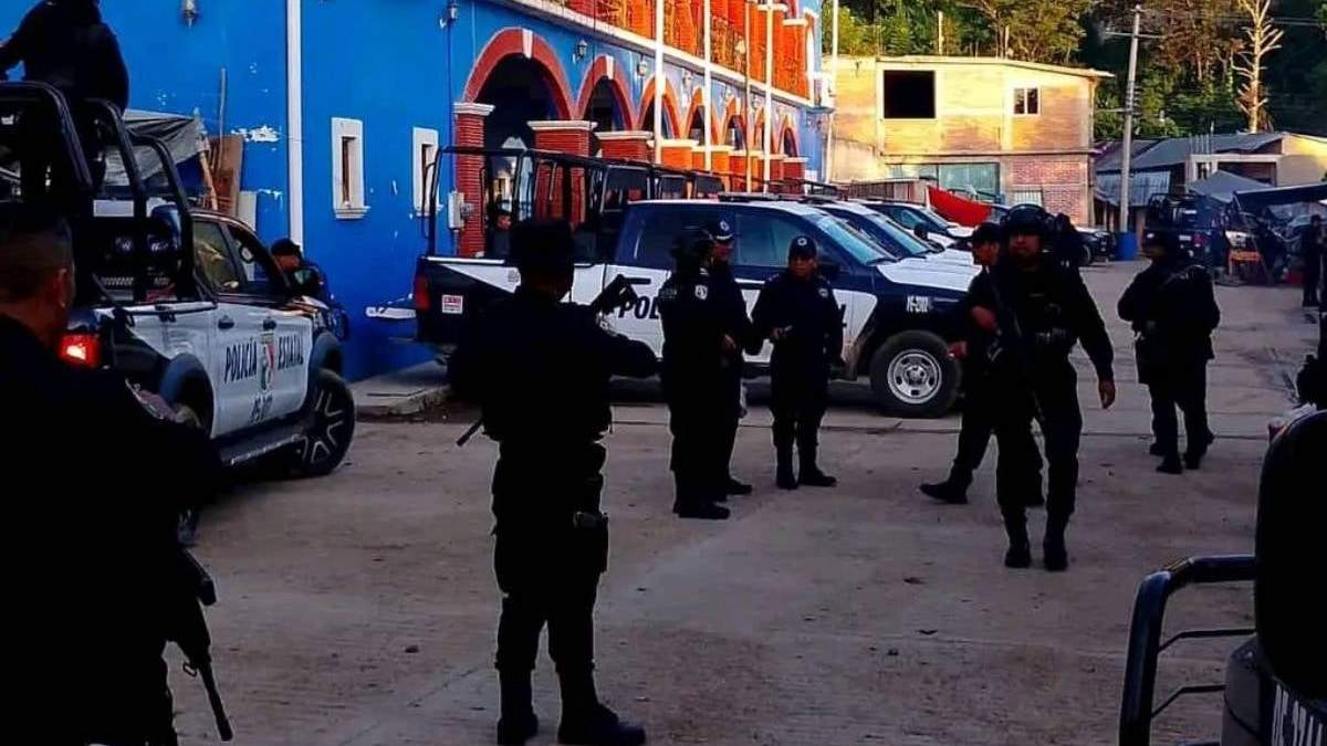Despliegue de fuerzas de seguridad en Santiago Amoltepec, Oaxaca, tras el asesinato de dos personas en vísperas de las elecciones