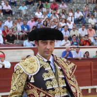 Los rumores de boda crecen para Enrique Ponce y esta es su reacción frente a la prensa