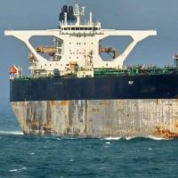 Tensión mundial: Estados Unidos incautó un buque petrolero de Rusia custodiado por un submarino