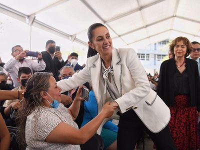 Sheinbaum niega que Rosaura Ruiz haya sido convocada como nueva titular de la SEP