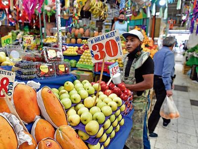 La OCDE ve importante valorar la inflación al subir salarios mínimos por sus efectos negativos limit