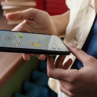 Controlá con quién habla tu hijo en WhatsApp con esta app que pocos conocen y que te ayuda a cuidar su seguridad
