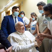 El papa Francisco dejó el Hospital de Gemelli, a diez días de su cirugía de colon