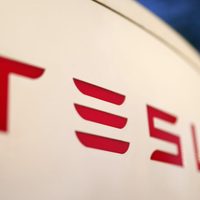 Utilidades de Tesla en el primer trimestre del año se desploman 55%... pero sus acciones suben
