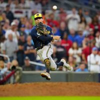 Bravos y Astros en la Serie de Campeonato; José Urquidy sigue, Luis Urías fuera