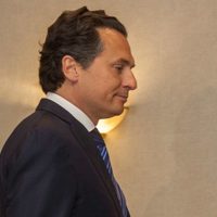 Defensa de Lozoya contesta a AMLO: ya señaló a "beneficiarios finales de los sobornos"