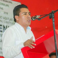 Chocan policías y manifestantes en Chiapas; retienen y golpean a tres agentes