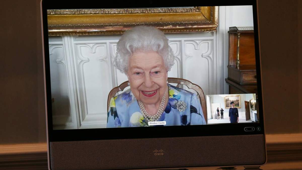 La reina Isabel en videoconferencia