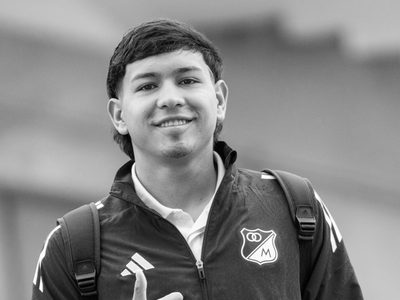 Joven promesa del futbol se desplomó en pleno partido y murió un día después