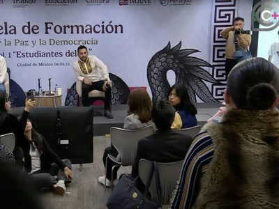 “Está la derecha detrás”: esto dijo Noroña de la estudiante de la UAEM que lo cuestionó (Video)