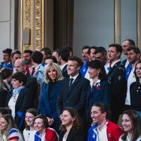 De acuerdo con resultados oficiales Macron supera el 58% de los votos