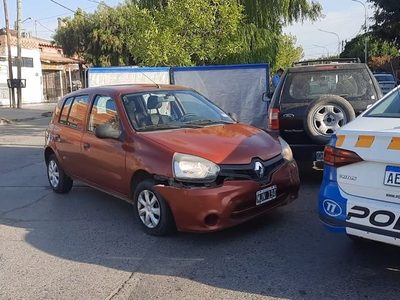 Se desvaneció, chocó y murió de un infarto en Neuquén