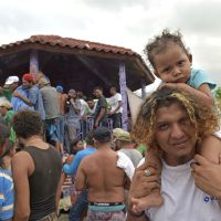 Caravana se dirige a Pijijiapan y se apresta a recorrer 72 km sin poblados donde recibir apoyo