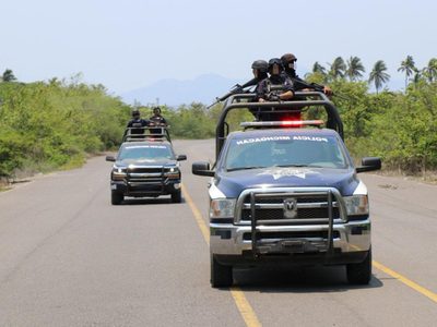 Mueren ocho presuntos delincuentes en enfrentamiento con militares en Michoacán