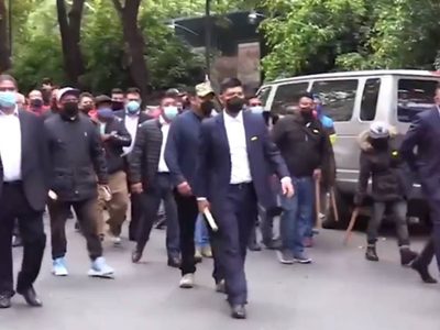 Alejandro Moreno culpa a Ulises Ruiz y Nallely Gutiérrez por los disturbios en la sede del PRI