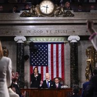 Biden dedica informe a señalar a Trump como amenaza para la democracia