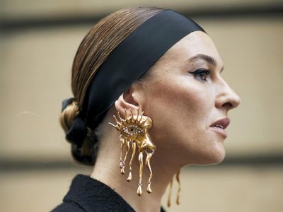 El accesorio de moda más versátil está en tu placard y es el must para elevar cualquier outfit