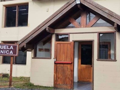 Dos escuelas de Villa La Angostura tendrán edificio propio