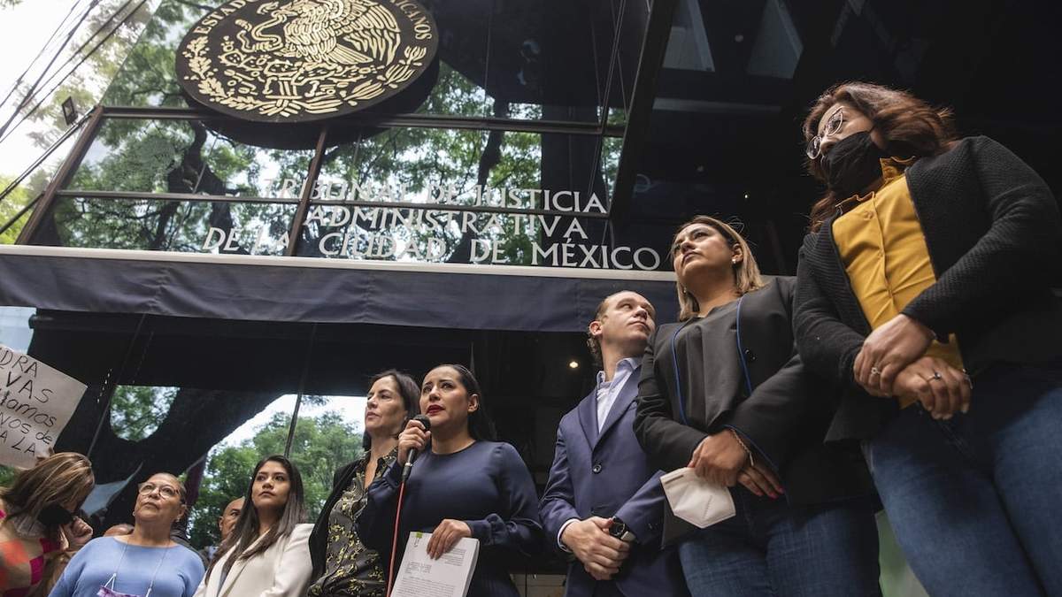 La alcaldesa de Cuauhtémoc en la manifestación frente al TJA