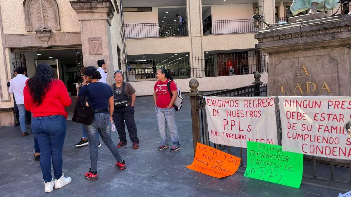 Familiares de 133 presos exigen su regreso al penal Atlacholoaya tras fallo judicial