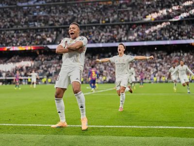 Mbappé y Bellingham anotaron en la victoria del Real Madrid 2-1 ante el Barcelona
