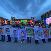 "A siete años nuestra herida sigue sangrando": Padres de los normalistas de Ayotzinapa