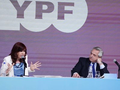 CFK le advirtió al Presidente que use “la lapicera con los que tienen que darle cosas al país"