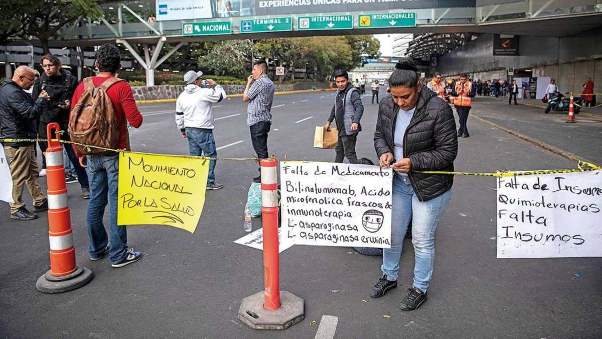 Padres de niños con cáncer. Protesta de casi mil días