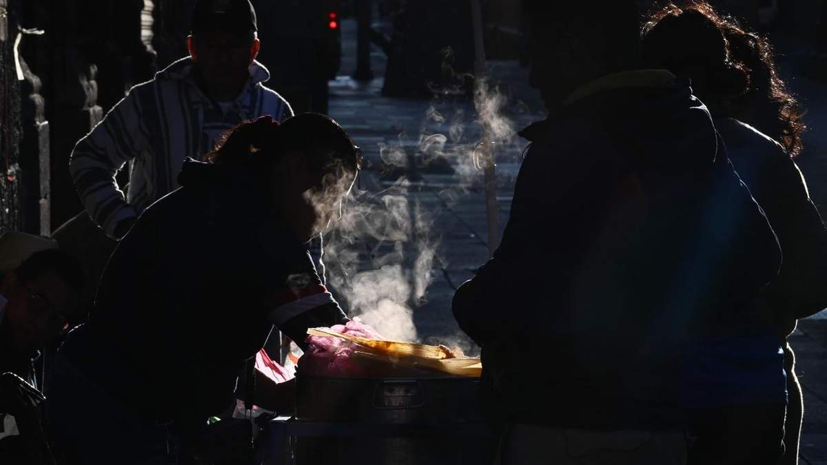 Por la mañana, ambiente frío con temperaturas de 0 a 5 °C y bancos de niebla en el Valle de México