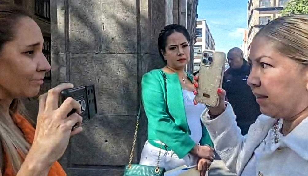 Alertan por hostigamiento sistemático contra periodistas por parte de servidoras públicas del PVEM