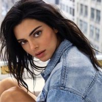 Las impactantes fotos de sus vacaciones: Kendall Jenner no da tregua y el sol es su único testigo